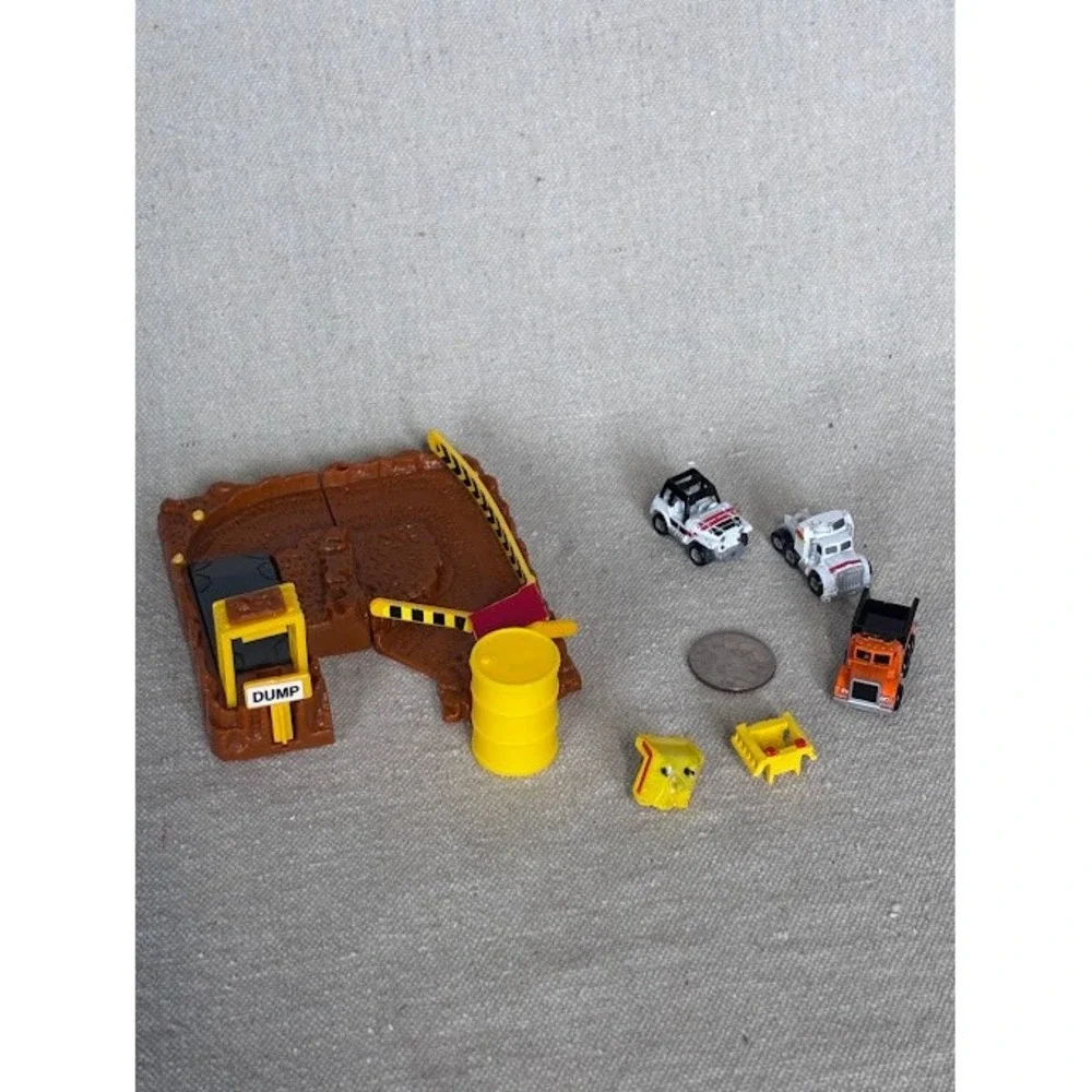 Micro Machines Construction Set Mini Vehicles Dump‎ Truck Playset Toy Lot